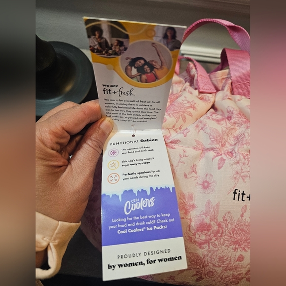 Pink on Pink floral Lunch Tote for Women - Picture 6 of 12